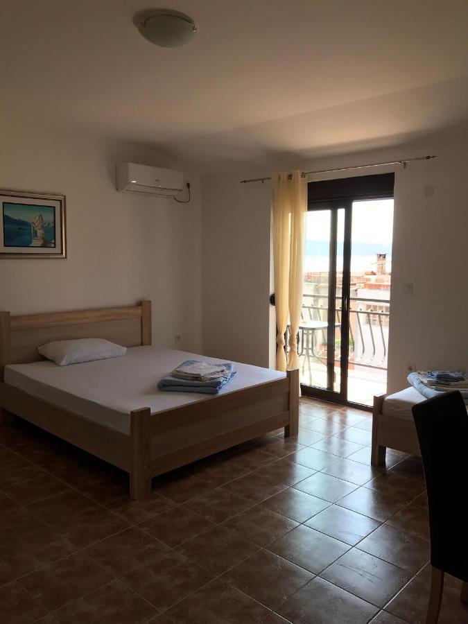 Julija 1 Apartment Igalo Ngoại thất bức ảnh