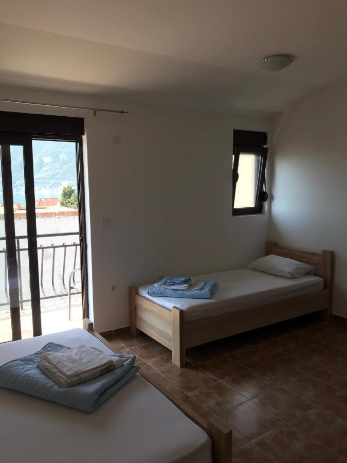 Julija 1 Apartment Igalo Ngoại thất bức ảnh