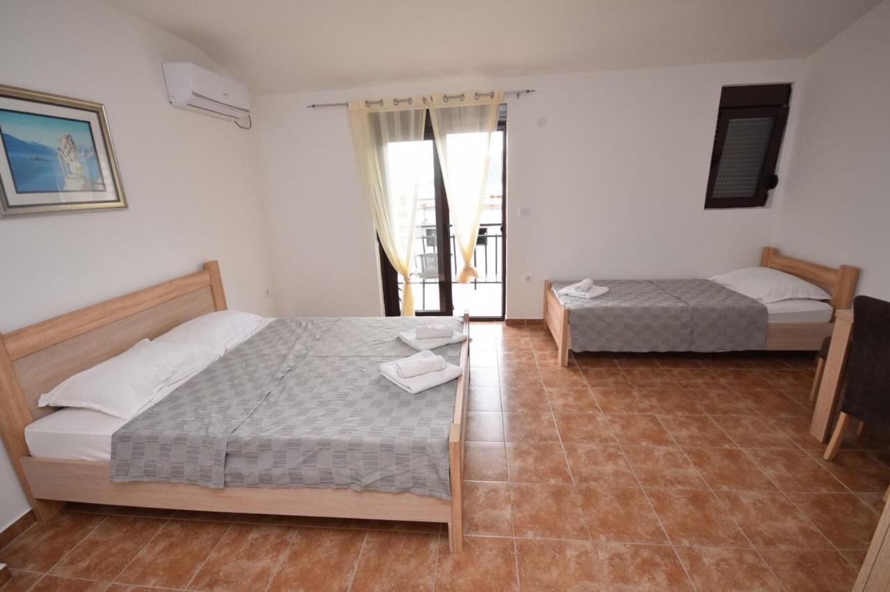 Julija 1 Apartment Igalo Ngoại thất bức ảnh