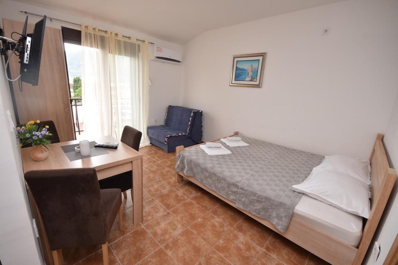 Julija 1 Apartment Igalo Ngoại thất bức ảnh