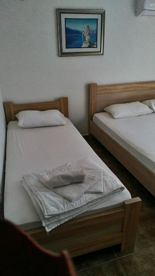 Julija 1 Apartment Igalo Ngoại thất bức ảnh