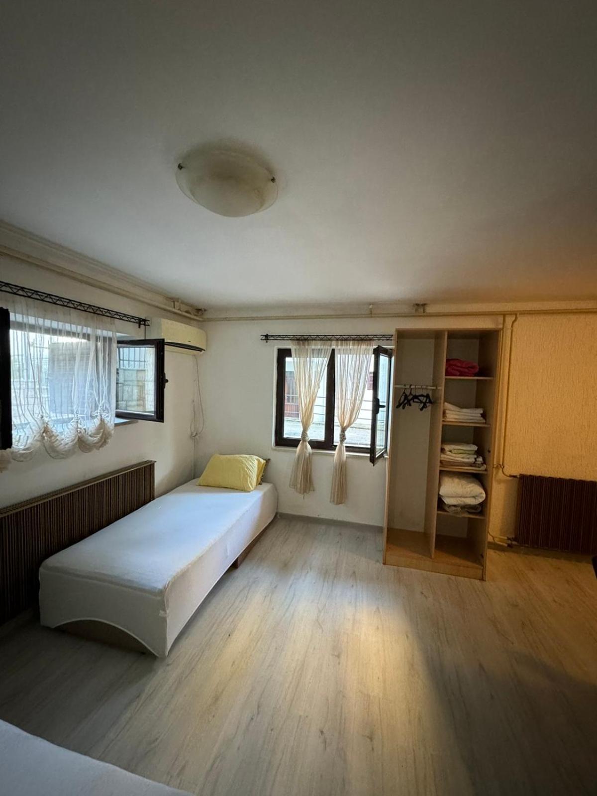 Julija 1 Apartment Igalo Phòng bức ảnh